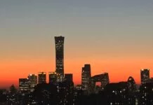 为什么大型时装公司的女性创意总监如此之少?-2Cweekly#033 033-cover-house deal in beijing